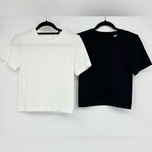 A New Day Women’s Short Sleeve Stretch Tee (White & Black) – Size Medium